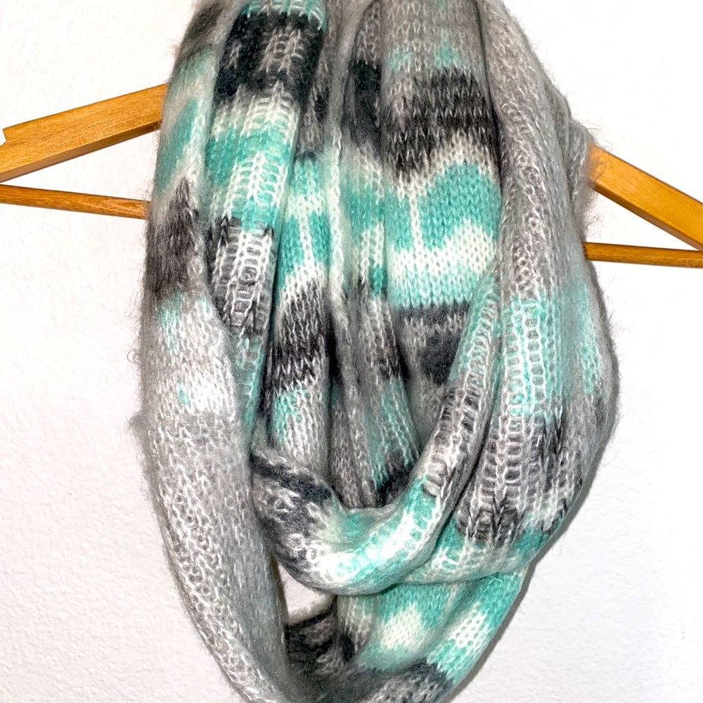 infinity scarf!